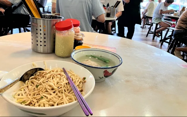 Leekko Hakka Mee — signature dish