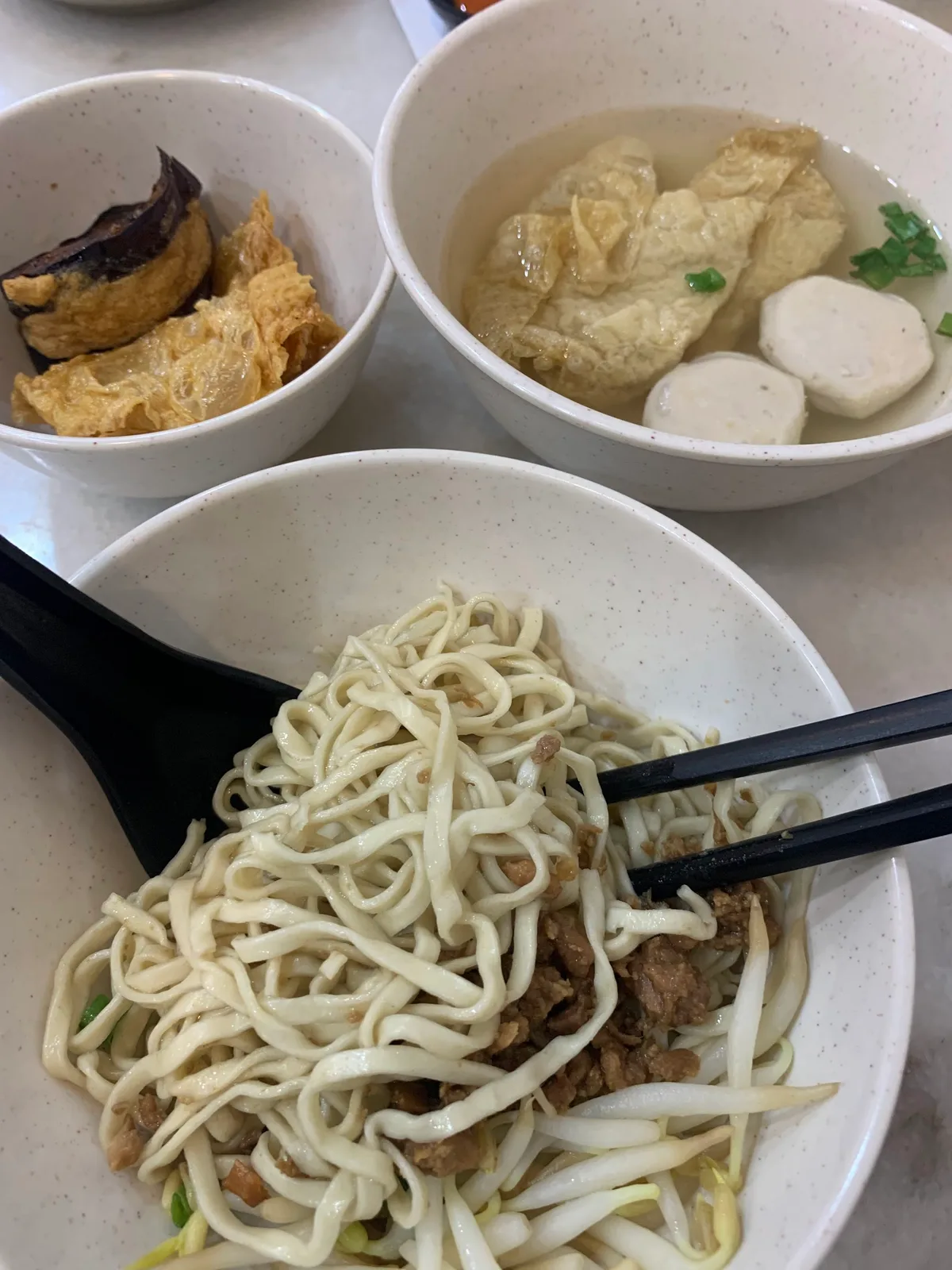 Leekko Hakka Mee — signature dish