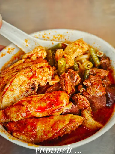 Loheng Curry Mee — dish