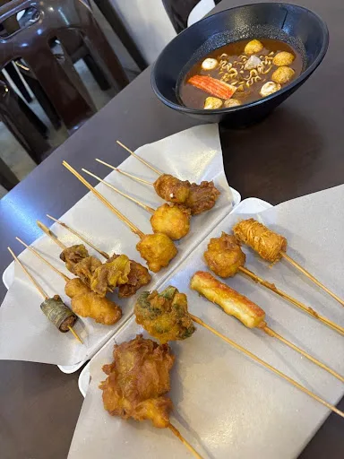 炸串串小食馆 / 夜市Lok Lok — signature dish