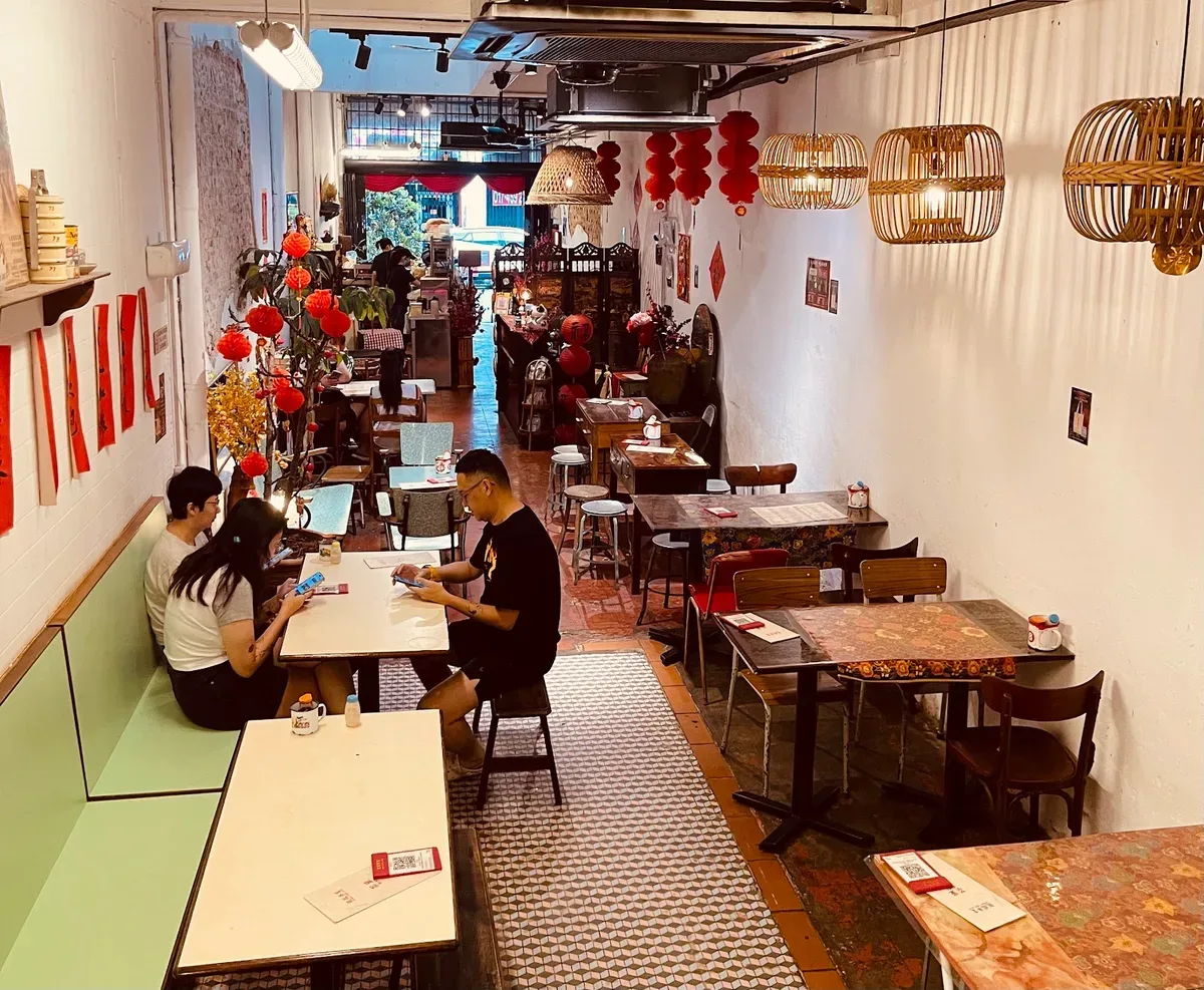 Loong Fong Cafe 龍鳳茶室 — interior