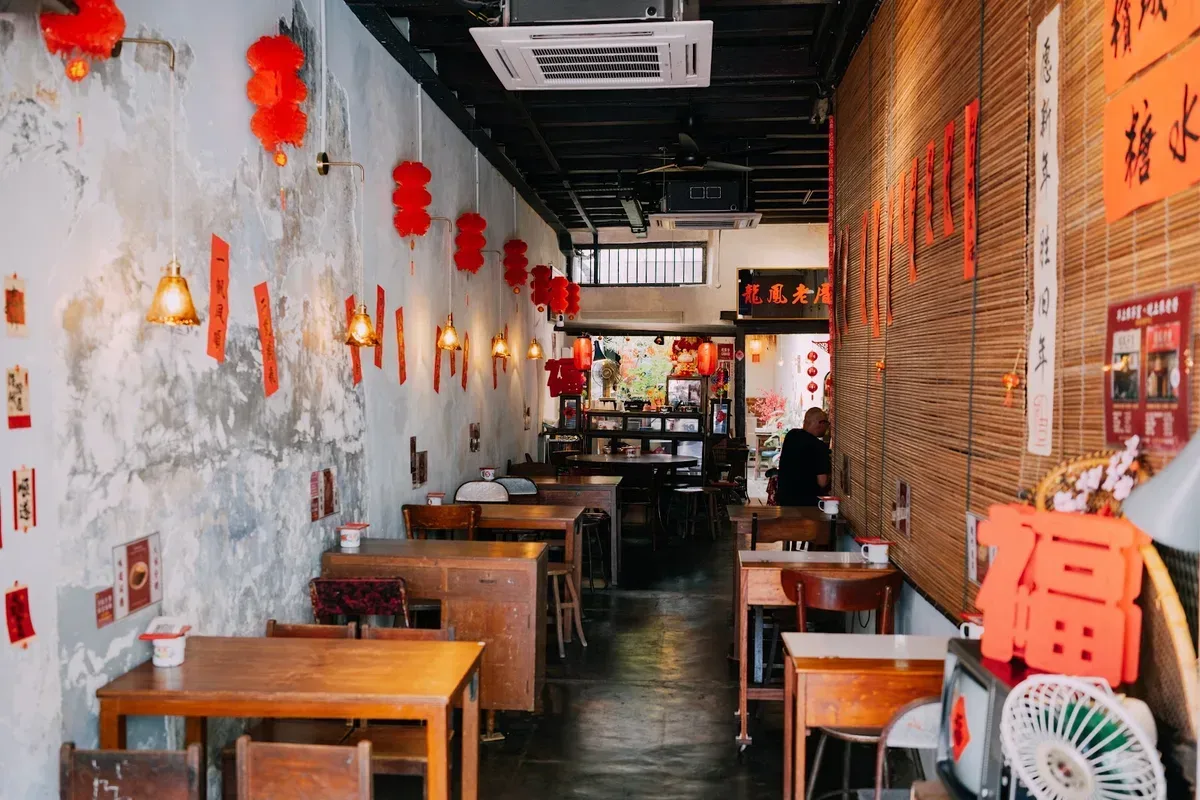 Loong Fong Cafe 龍鳳茶室 — interior