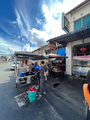 Low Eng Hoo Loh Bak — storefront