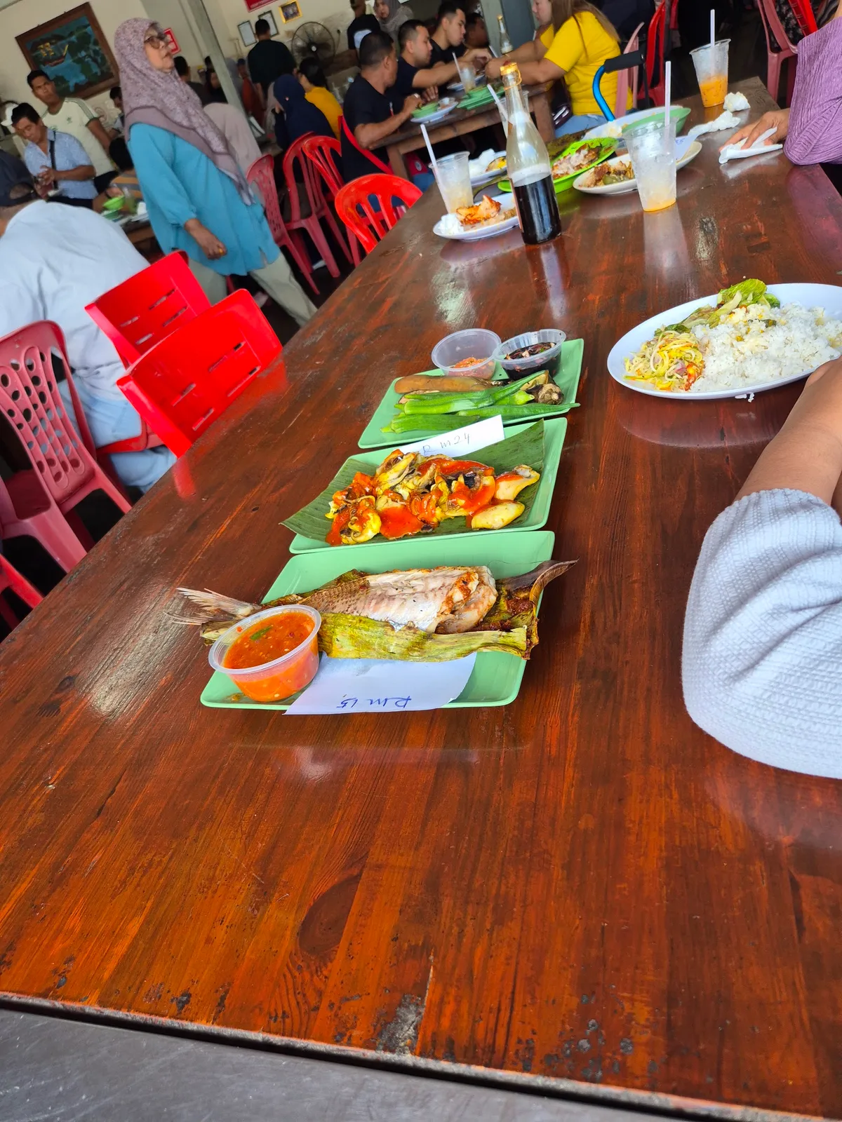 Restoran Ikan Bakar Din — exterior