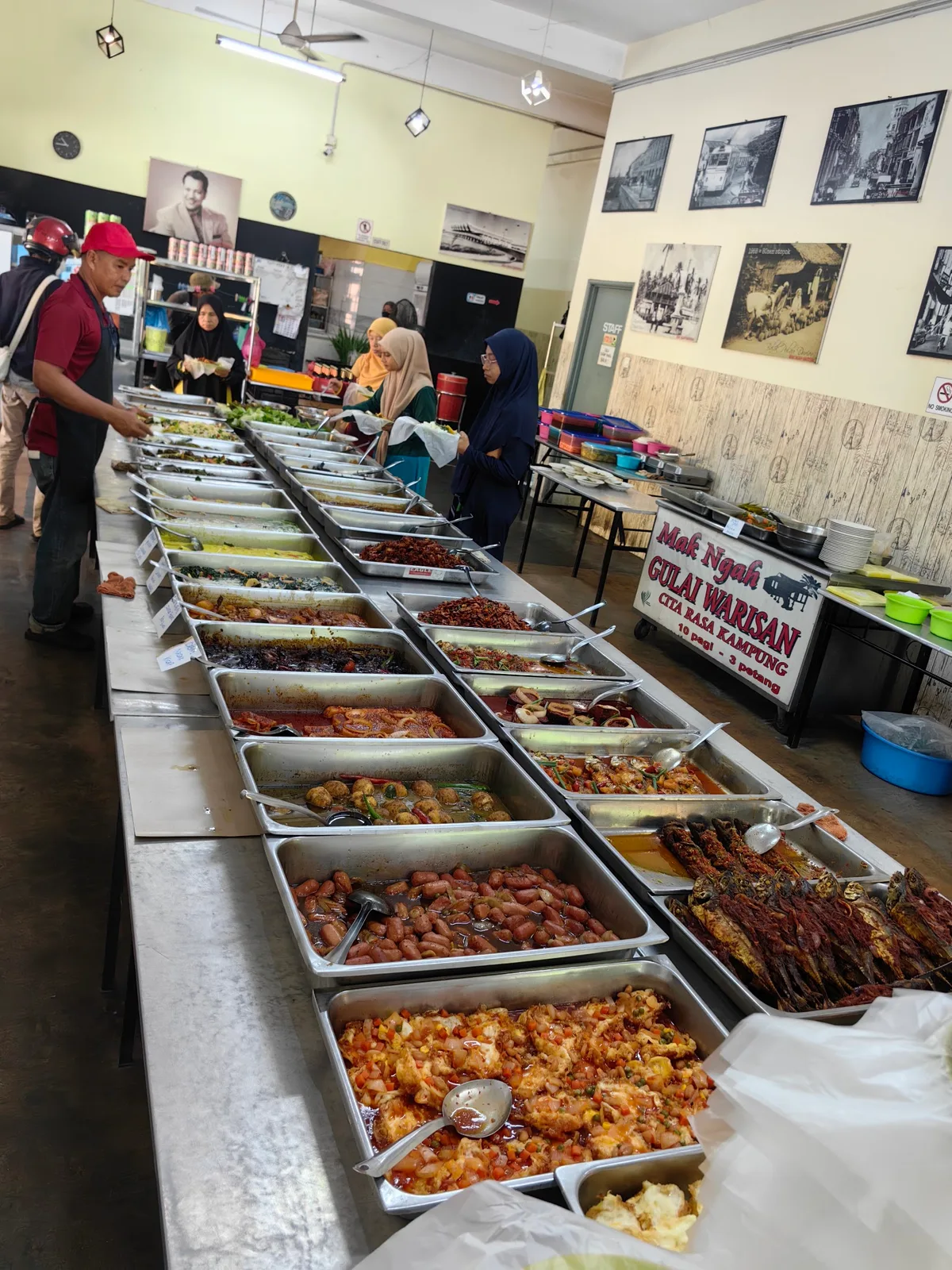 Mak Ngah Gulai Warisan (Mak Ngah Nasi Campur) — interior