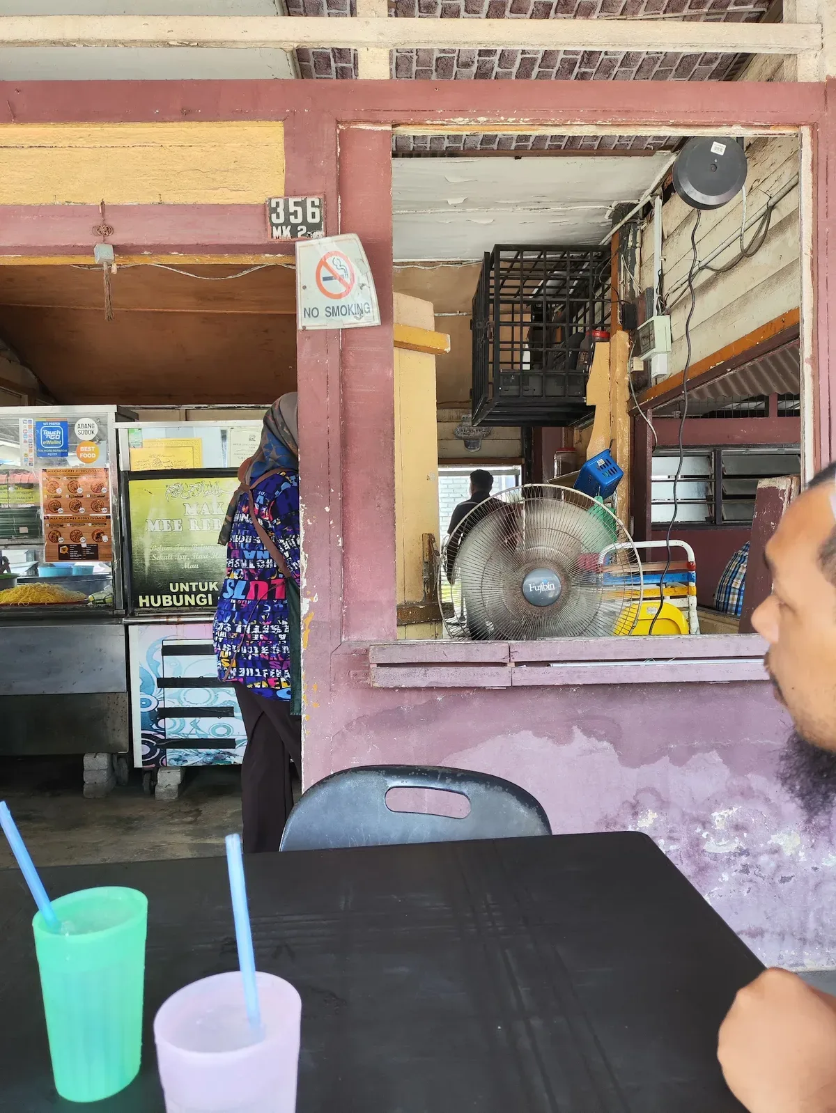Mak Ngah Mee Rebus Tulang — interior
