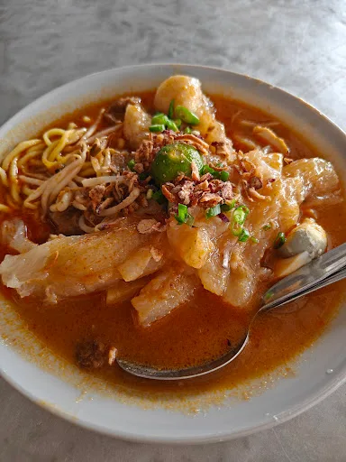 Mak Ngah Mee Rebus Tulang — signature dish