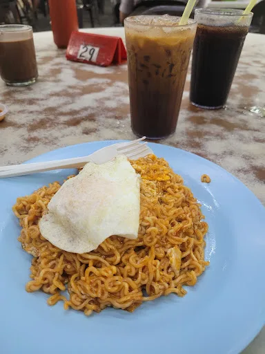 Mamu Maggi Goreng — signature dish