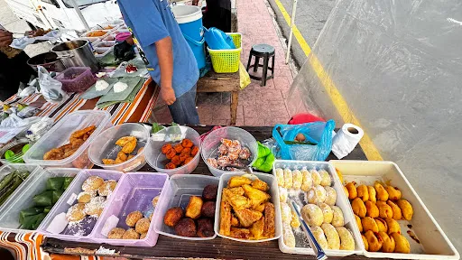 Man Nasi Lemak daun pisang OCBC — other