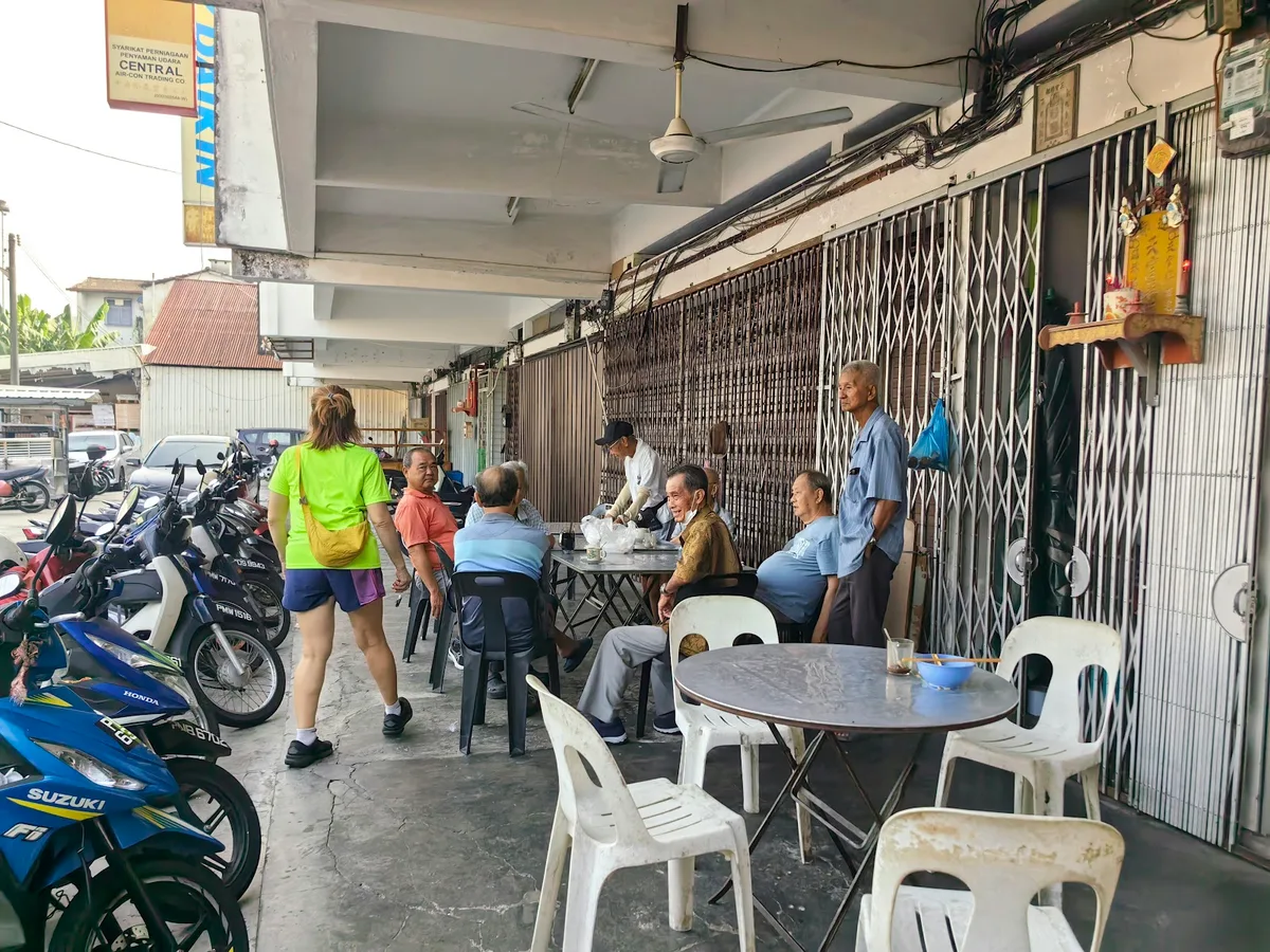 Mat Toh Yau Dessert Jelutong — storefront