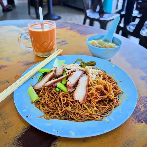 Mayloon Cafe Wantan Mee — dish