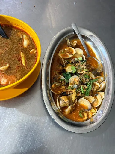 Medan Ikan Bakar Teluk Tempoyak — dish