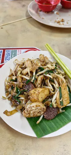 Medan Selera Taman Free School Char Koay Kak — dish