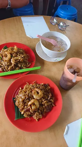 Medan Selera Taman Free School Char Koay Kak — dish