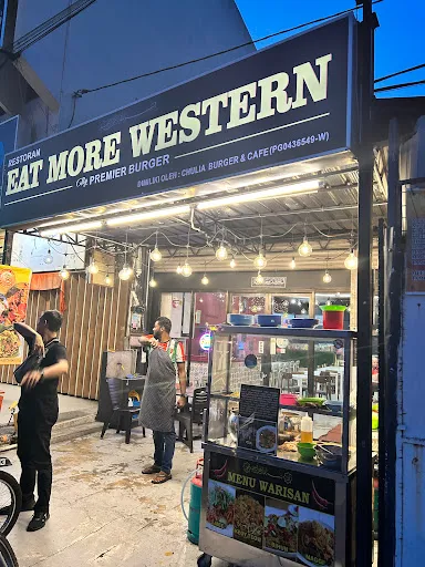 Mee Goreng Warisan — exterior