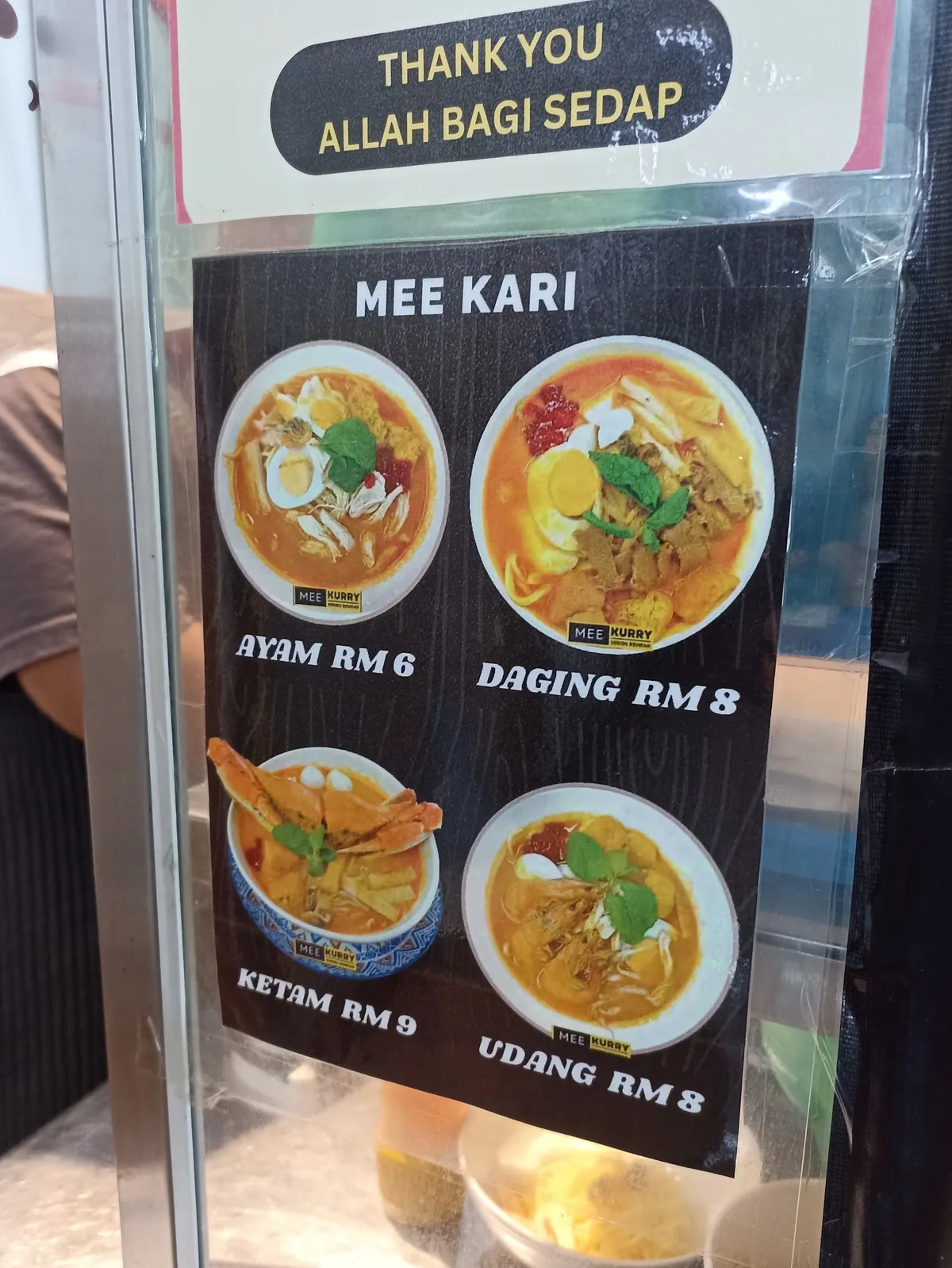 Mee kari menu board: ayam, daging, ketam, udang