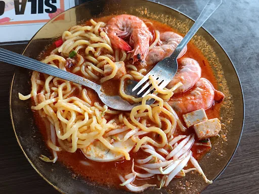 Mee Rebus Faisol — signature dish