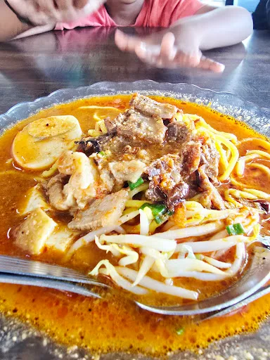 Mee Rebus Faisol — signature dish