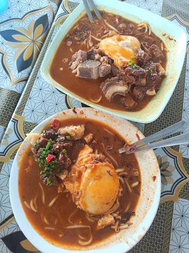 Mee Rebus Mama — signature dish