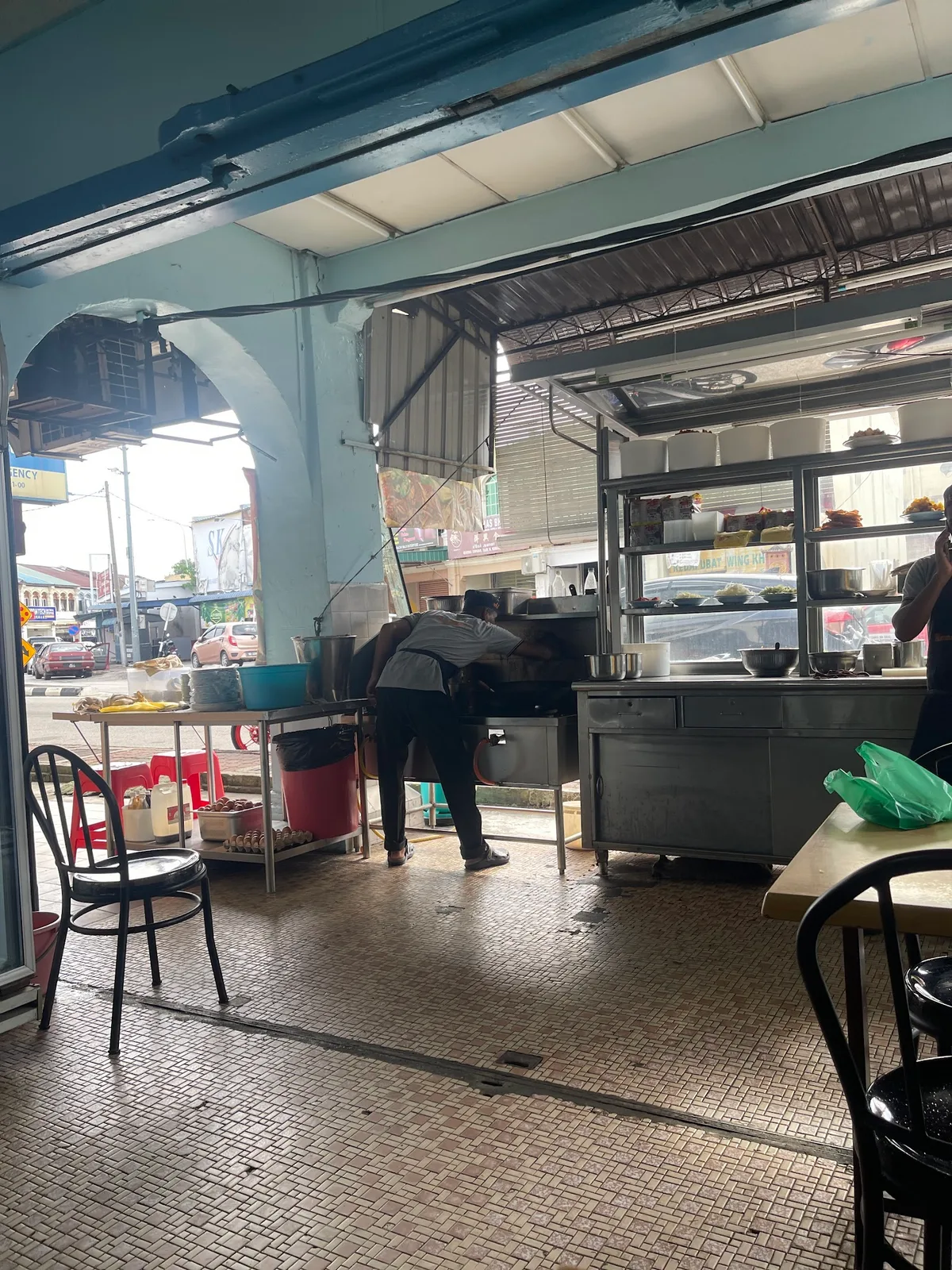 Mee Sotong Ariff — interior