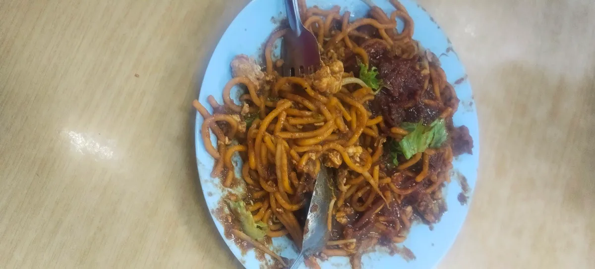 Mee Sotong Ariff — signature dish