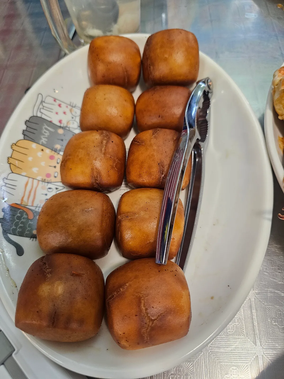 Fried mantou for the gravy