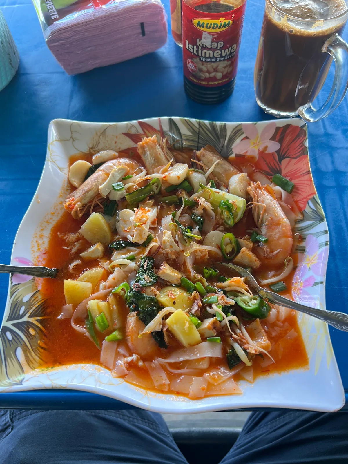 Kuey teow udang in red gravy