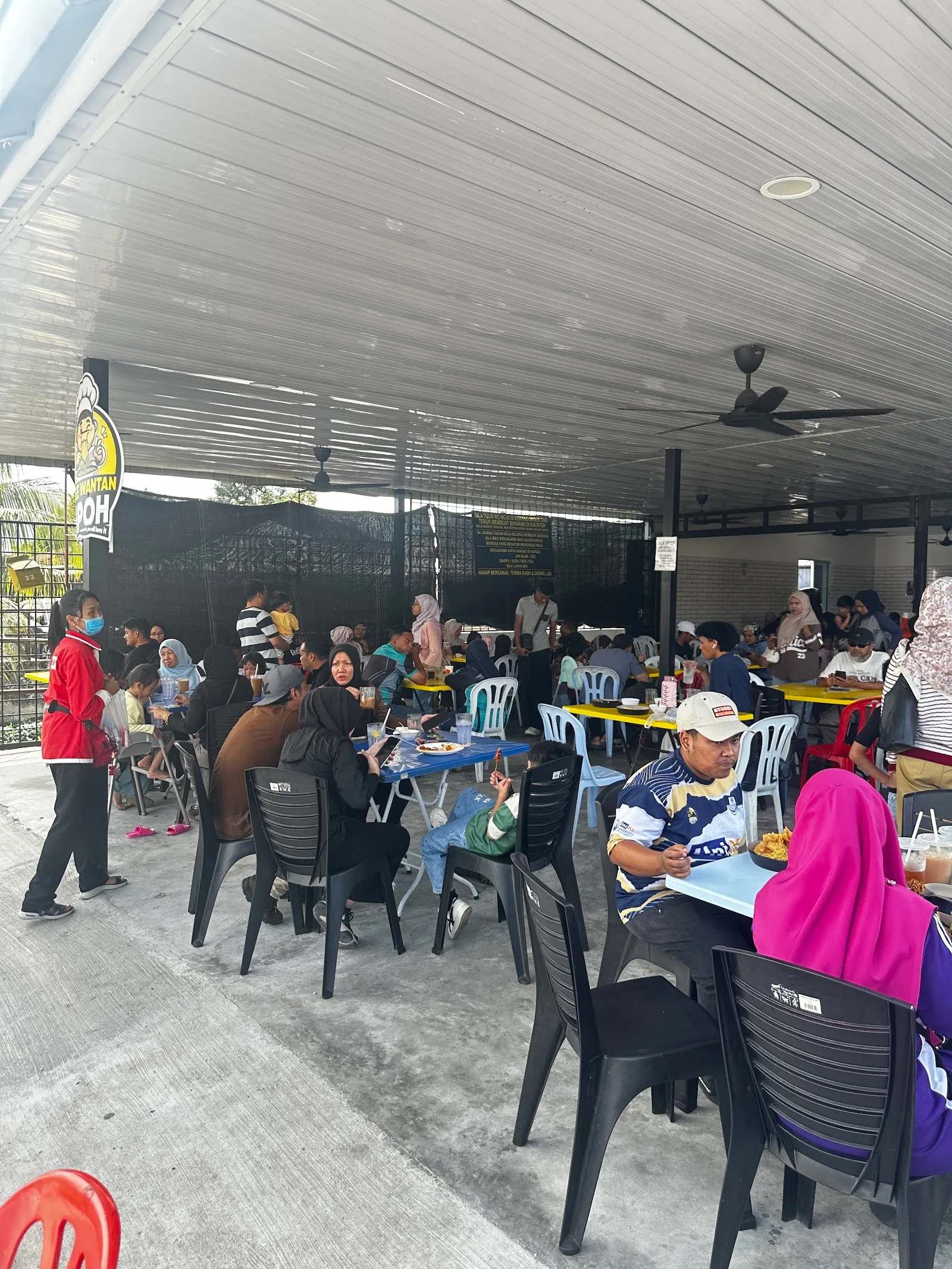 Mee Wantan Ipoh — interior