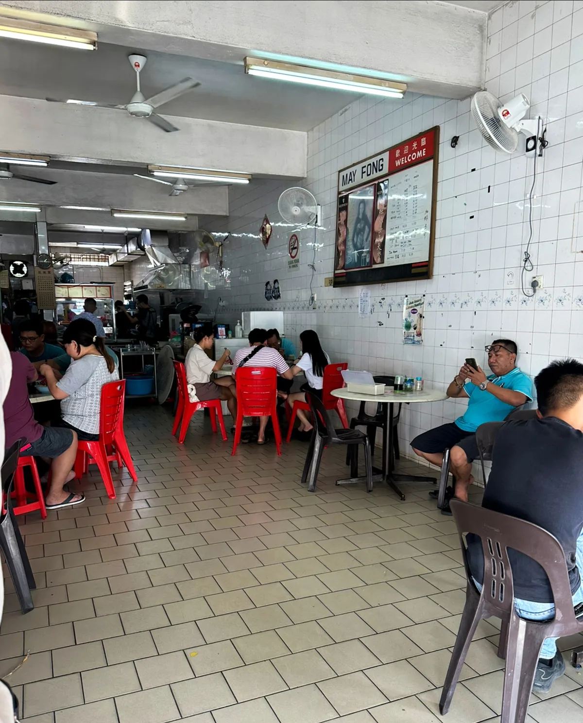 Lunch crowd inside May Fong
