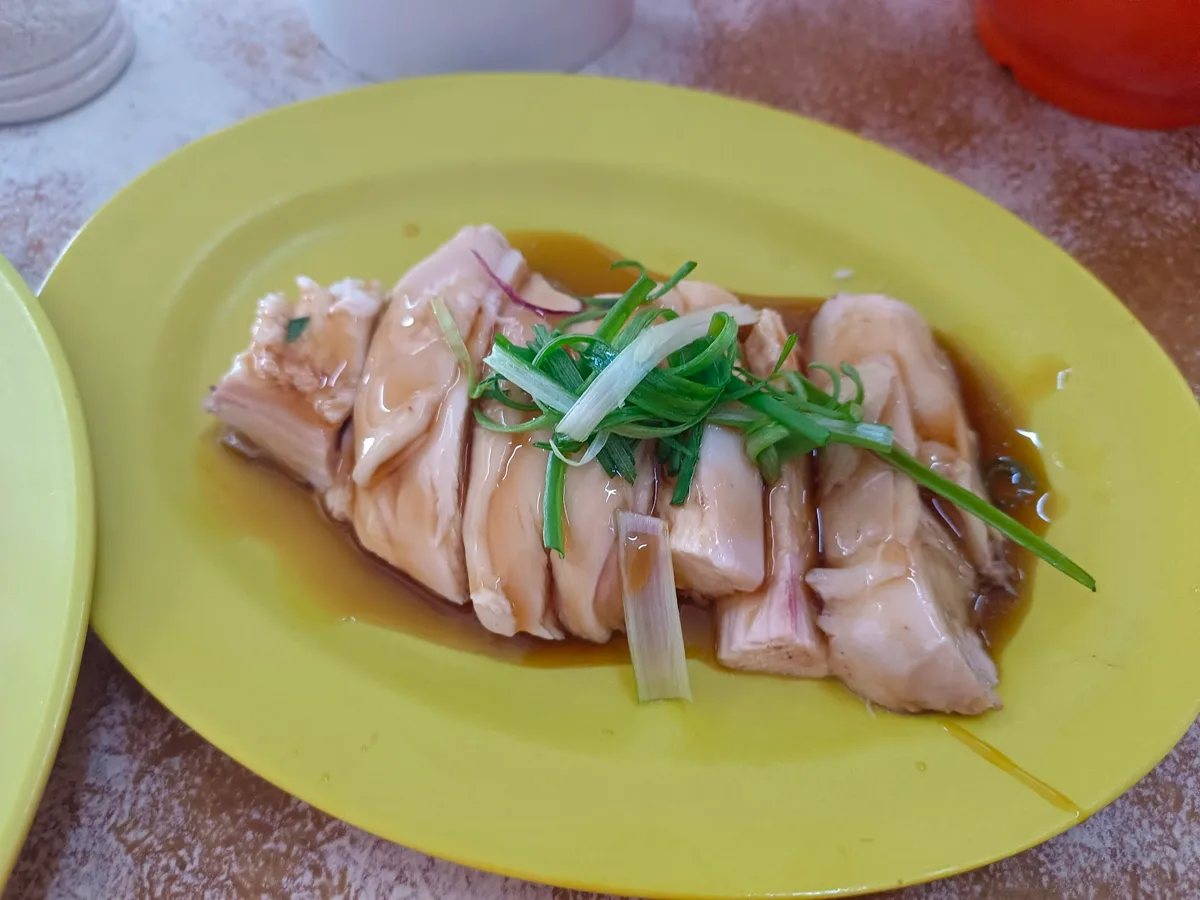 Steamed chicken with oyster sauce and spring onion