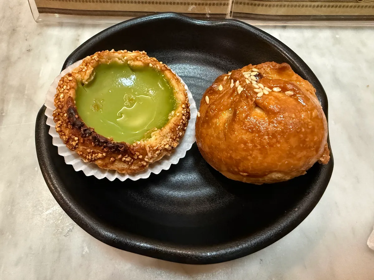 Pandan egg tart and pastry