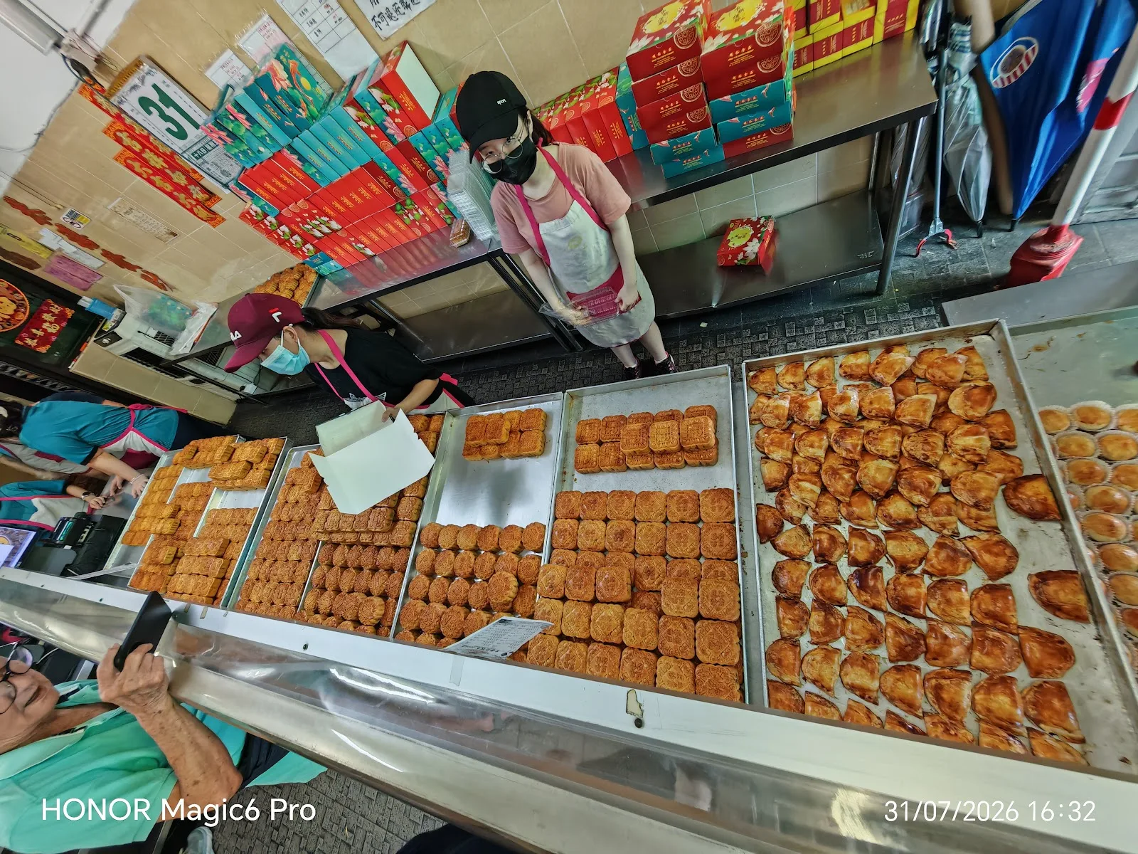 Ming Yue Confectionery — interior