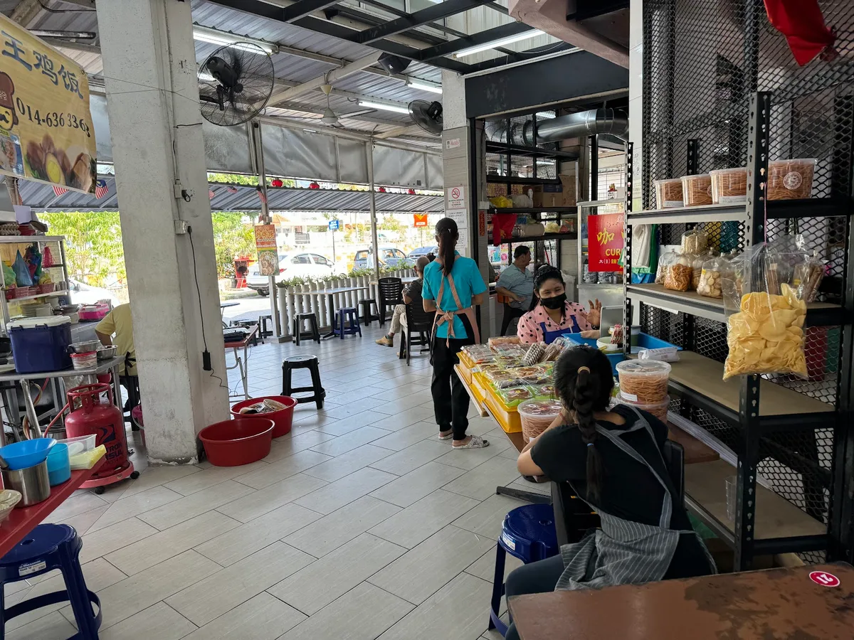 ML Coffee House Char Bee Hoon — interior
