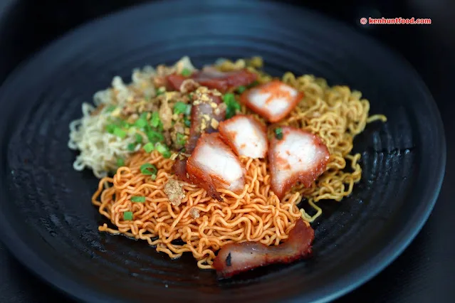 Kolo mee with barbecue pork