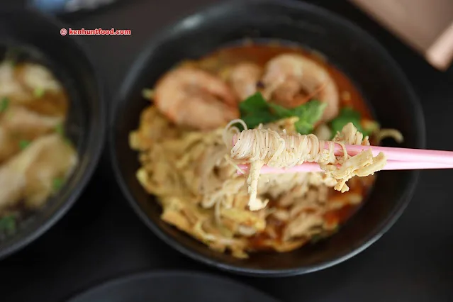 Noodle soup with wonton