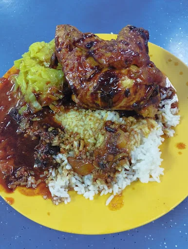 Mohamad Raffee Nasi Kandar — signature dish