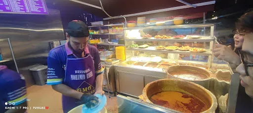 Mohamad Raffee Nasi Kandar — interior