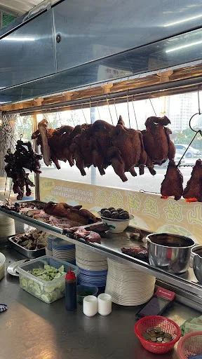 Mount Erskine Ah Siang chicken rice — signature dish
