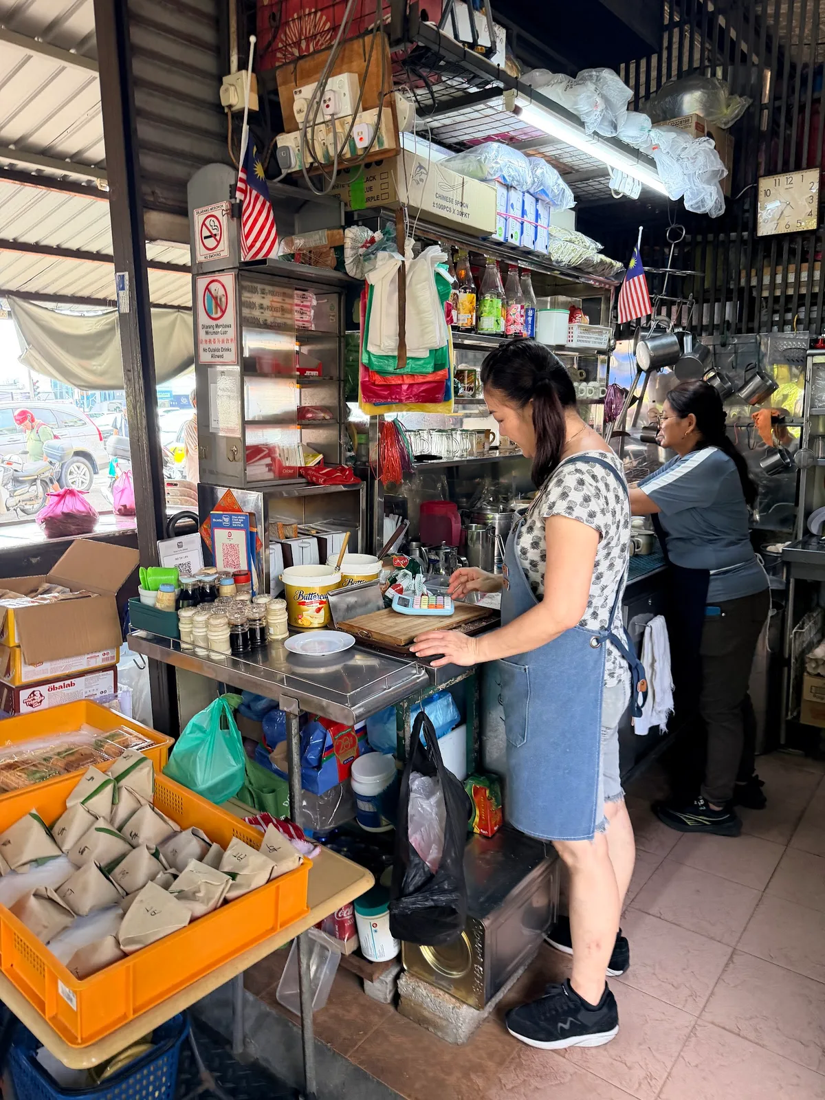 Mount Erskine Market Oyster Mee Sua — interior