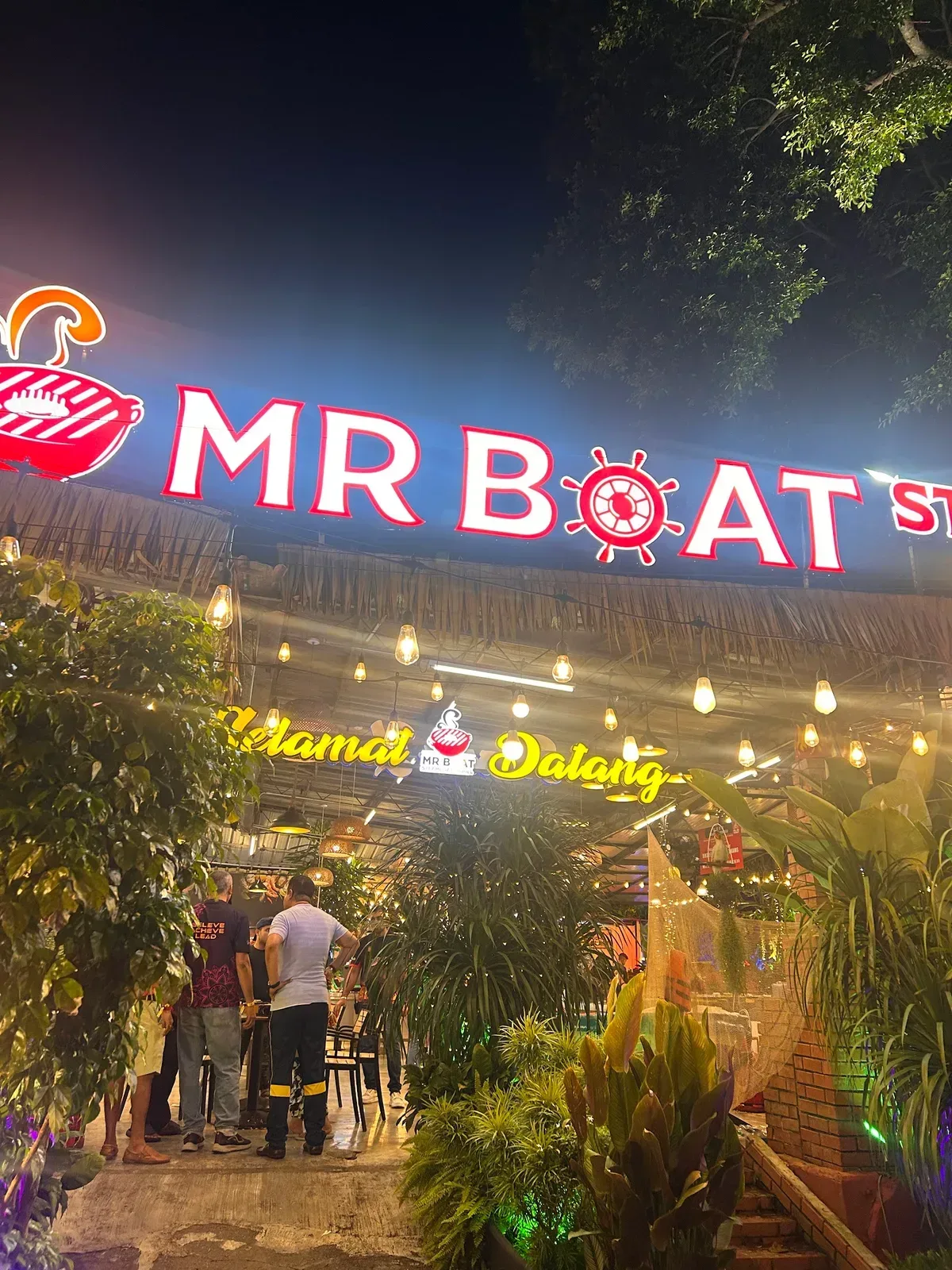Mr. Boat Steamboat & Grill penang — storefront