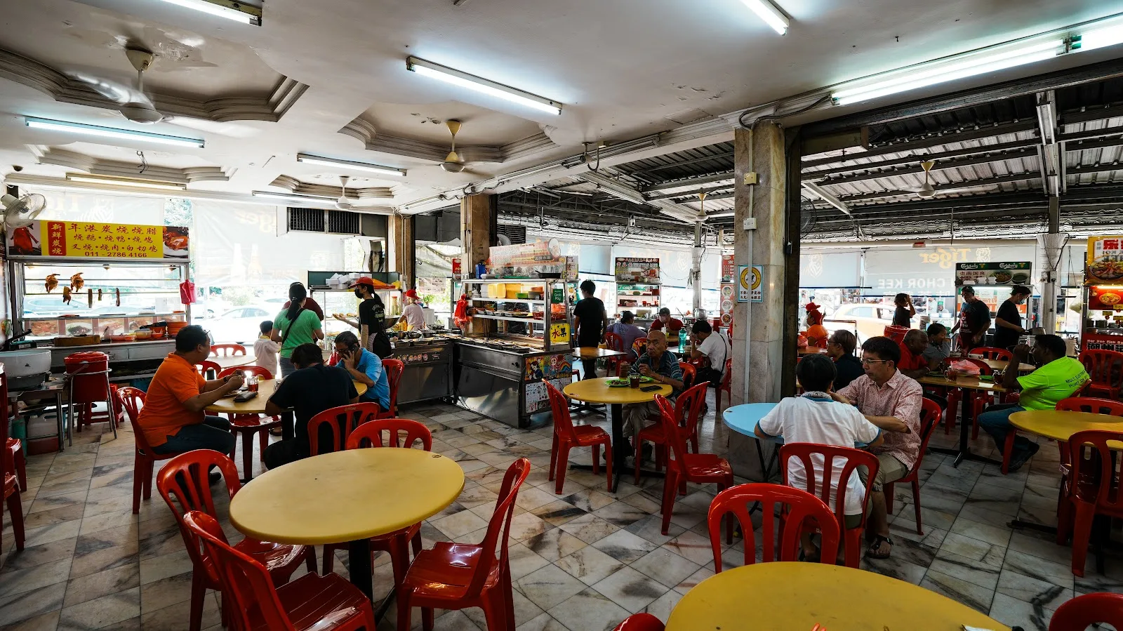 Mr. Ginger Fish Head Noodle (Kedai Kopi Chor Kee) — interior