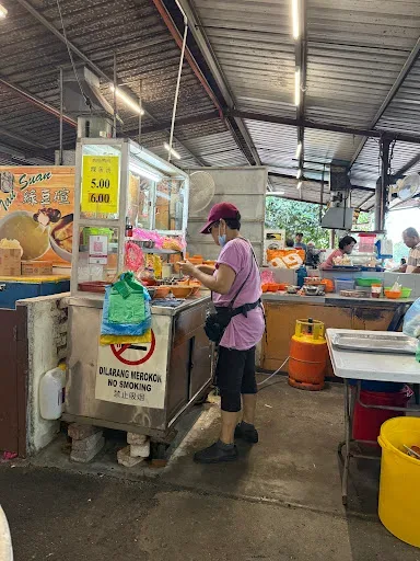 Mt Erskine Night Curry Mee — interior