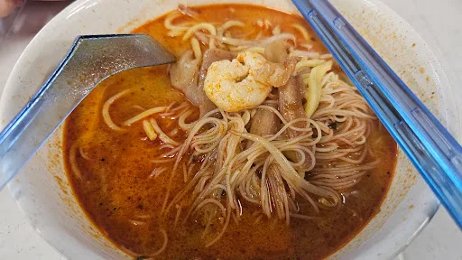 Mt Erskine Night Curry Mee — signature dish