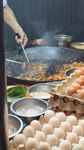 Muscle Man Char Koay Kak — interior