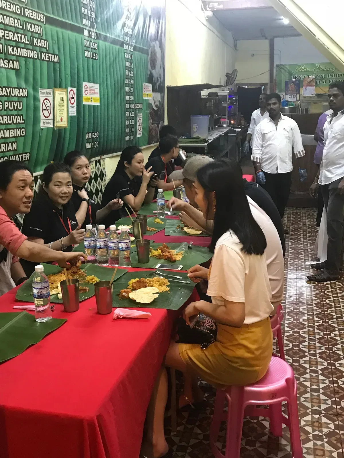 Muthu Banana Leaf Restaurant — interior