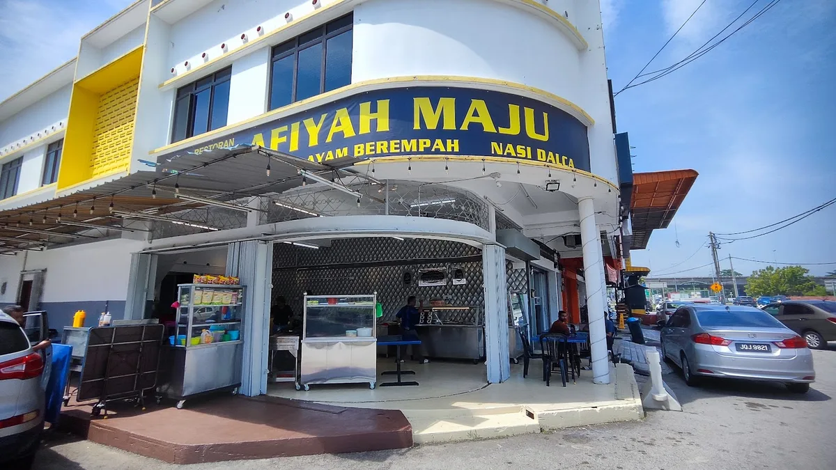 The corner shoplot on Jalan Bagan Ajam