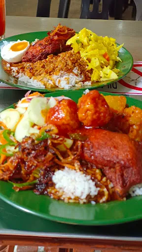 Nasi Kandar Ayam Bawang — dish