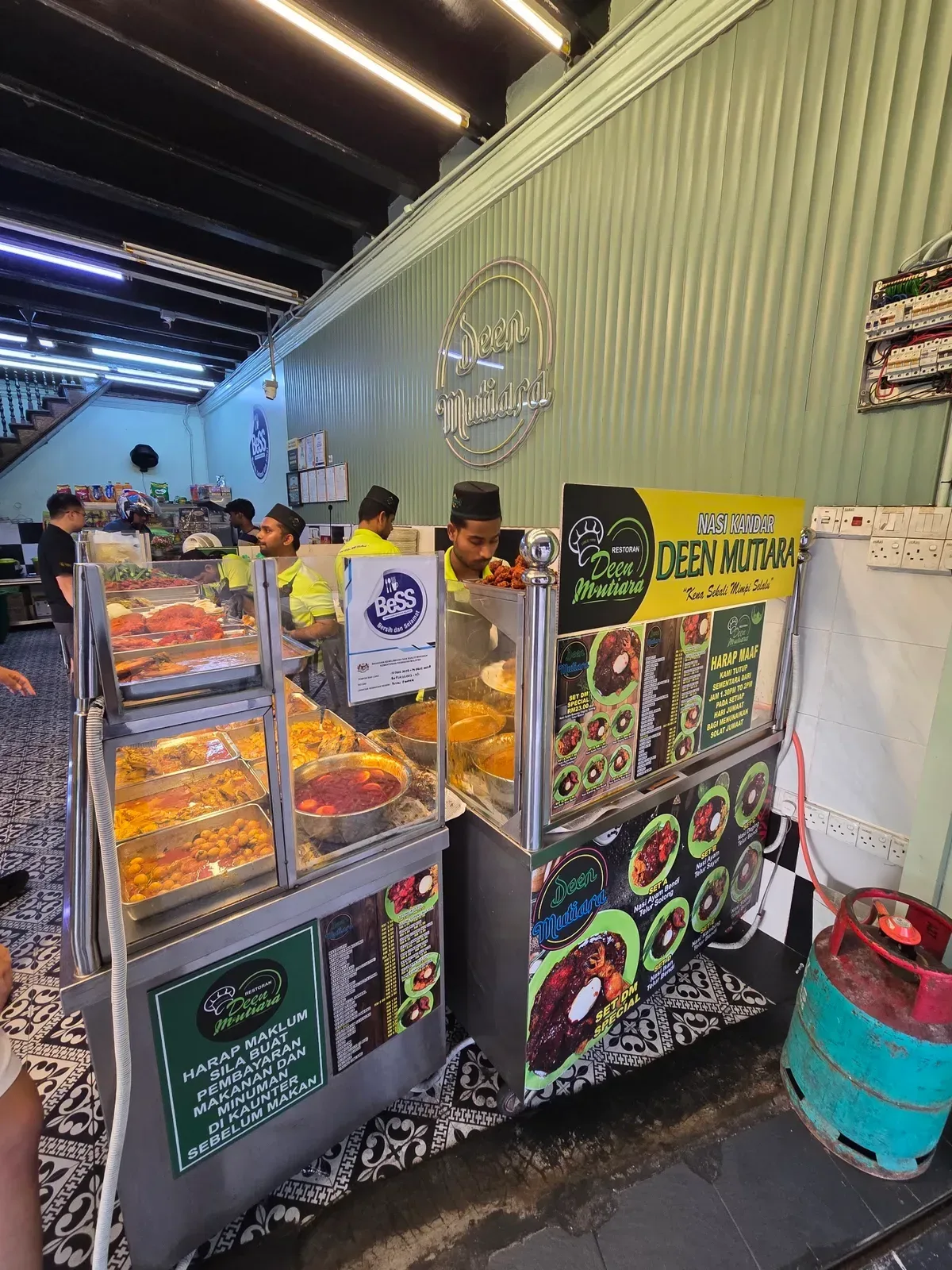 Nasi Kandar Deen Mutiara — interior