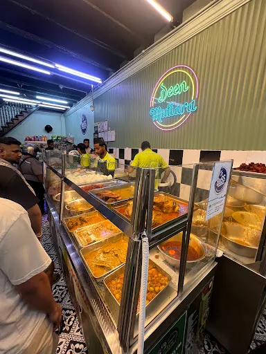 Nasi Kandar Deen Mutiara — interior