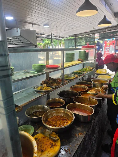 Nasi Kandar Kampung Melayu — interior